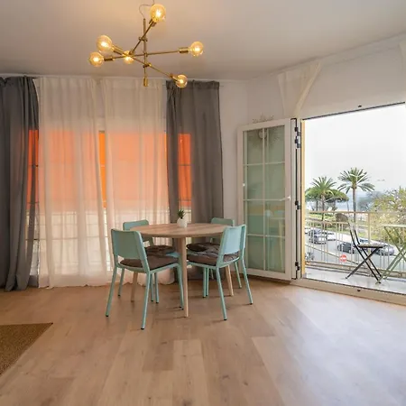 Homeholidaysrentals Eiffel - Costa Barcelona * Pineda de Mar