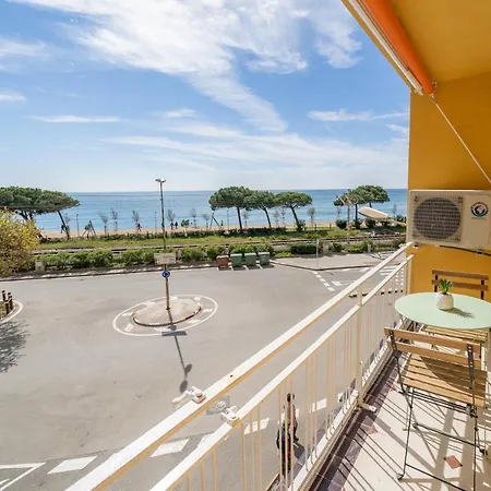 Homeholidaysrentals Eiffel - Costa Barcelona Apartment Pineda de Mar
