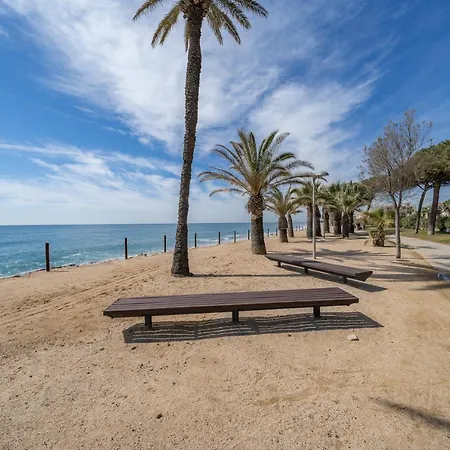 Homeholidaysrentals Eiffel - Costa Barcelona * Pineda de Mar