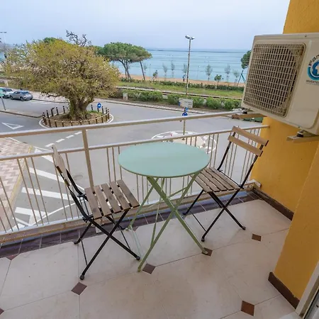 Апартаменты Homeholidaysrentals Eiffel - Costa Barcelona