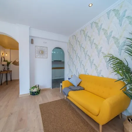 Homeholidaysrentals Eiffel - Costa Barcelona