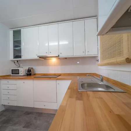 Homeholidaysrentals Eiffel - Costa Barcelona Апартаменты *
