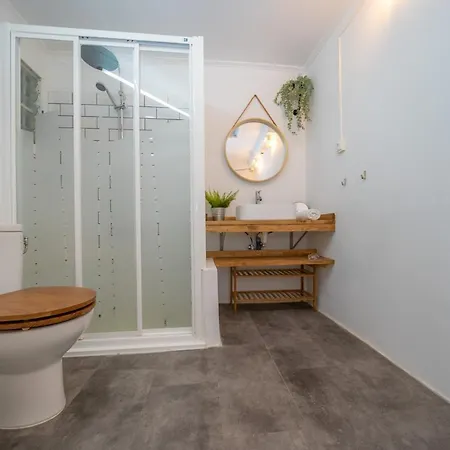 Апартаменты Homeholidaysrentals Eiffel - Costa Barcelona Пинеда-де-Мар