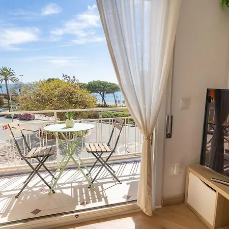 Homeholidaysrentals Eiffel - Costa Barcelona Апартаменты *